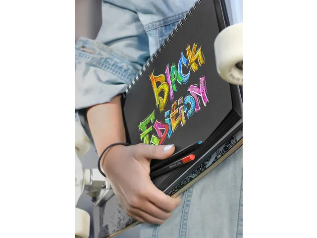 Kleurpotloden Black Edition in kartonnen etui á 36 stuks