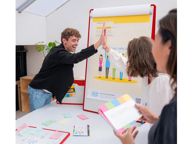 PLAYROOM Playboard draagbaar whiteboard M 75x118cm Rood