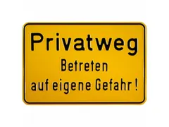 aanwijzingsbord,Eigen weg - Betreden op eigen risico!