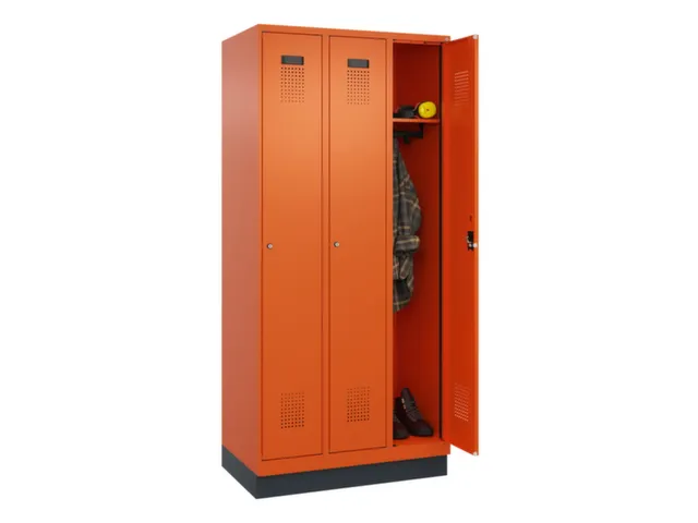 locker,HxBxD 1950x900x500mm,3vak,vak B 300mm,cil.-slot,sokkel