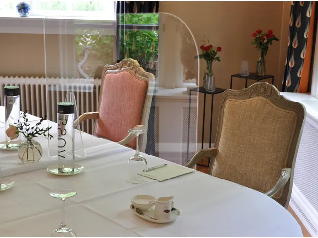 Plexiglas vergaderboogscherm 140x105cm