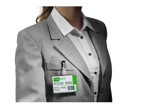 Badge Durable 8003 met clip liggend gesloten 60x90mm