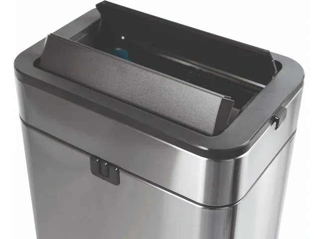 Pedaalemmer MAUL Wing 40 liter met vlinderdeksel rvs