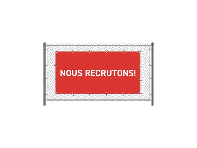 Hekwerkbanner 200x100 cm Rood met Franstalige Print Nous Recrutons
