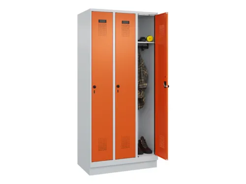 locker,HxBxD 1950x900x500mm,3vak,vak B 300mm,draaigrendel,sokkel