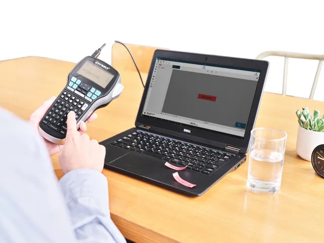 Labeltape Dymo 40917 D1 S720720 9mmx7m zwart op rood