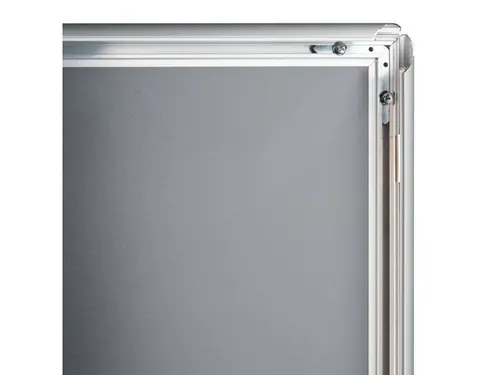 kliklijst A3 25mm zilver is een functionele wissellijst van aluminium.