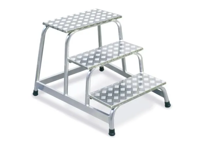 Marchepied Industriel Aluminium H 0 6M 3Marches Plateforme Incluse