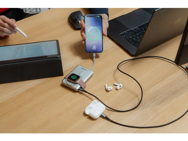 Charge 'n' Go Power Bank Magnetisch draadloos opladen 10.000mAh Zilver