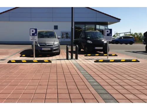 parkeerplaatsbegrenzing,B 1800mm,recyclebaar rubber,roodbruin/wit