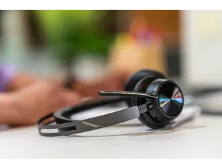 Headset HP POLY Voyager Focus 2 USB-C met oplaadstation - 9