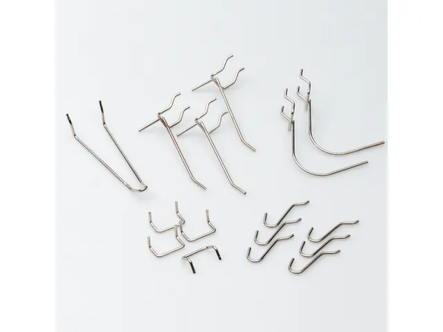 Assortiment De Supports P. Plaque De Rangement Perforée