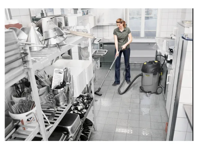 nat-droogzuigers,2x1380 W,luchtvolume 2x4440l/min,bak 65l,Werk b 360mm