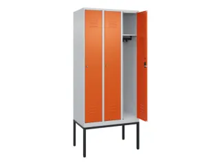 locker,HxBxD 2120x900x500mm,3vak,vak B 300mm,cil.-slot,voetonderstel - 2