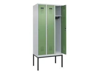 locker,HxBxD 2120x900x500mm,3vak,vak B 300mm,cil.-slot,voetonderstel - 1