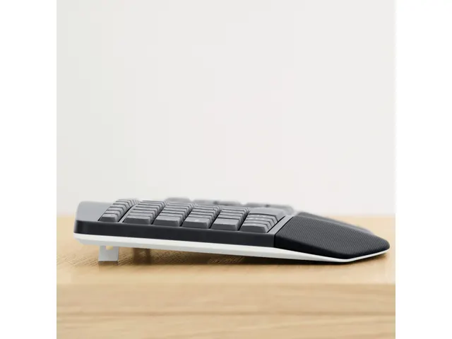 Clavier AZERTY + Souris Logitech 920-008225